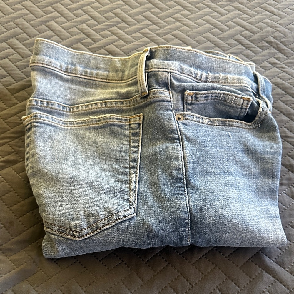 Men’s Frame Denim Slim Jeans in Light Blue with Knee Rip